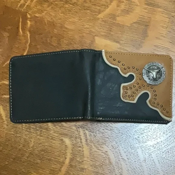 Montana West black leather bifold wallet with long horn metal Concho - Picture 4 of 7